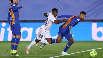 开云APP-齐达内战术击败巴萨352，科曼变招距扳平只差毫厘