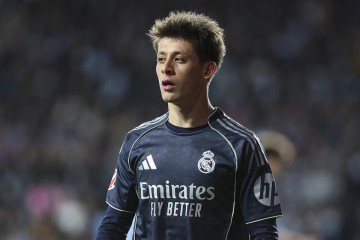 开云官网-送助攻仍被换下！9000万红星1个月2次不满主帅 蔑笑嘲讽：总是我