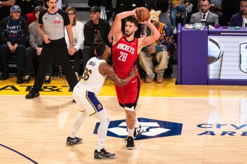 开云下载-火箭首轮最想碰谁？匿名球探：当然是湖人 即使东里没伤也是湖人