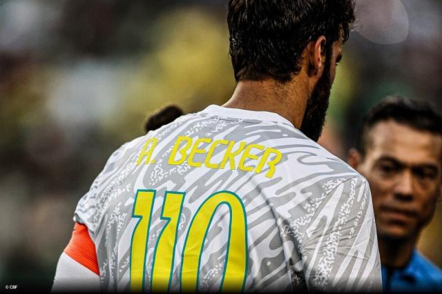 1718248146904093592.jpg alisson-jogou-pelo-brasil-com-o-numero-110-nas-costas-a-expl.jpg